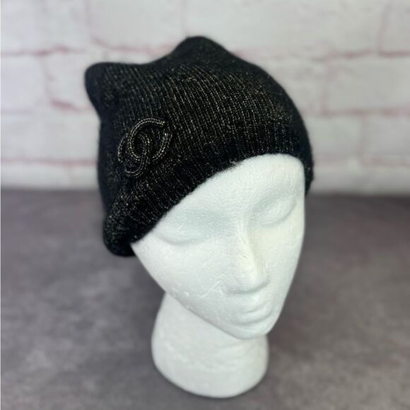Chanel CC Interlocking Cashmere Blend Beanie - Picture 3 of 10